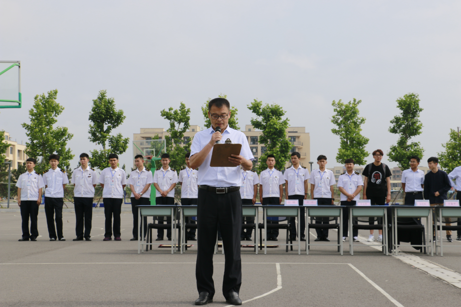 山东交通学院航海学院华洋杯队列大赛